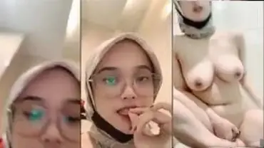 Bokep Baby Ica Hijab Toge Indo Sange Brutal Tahan Lumer poster